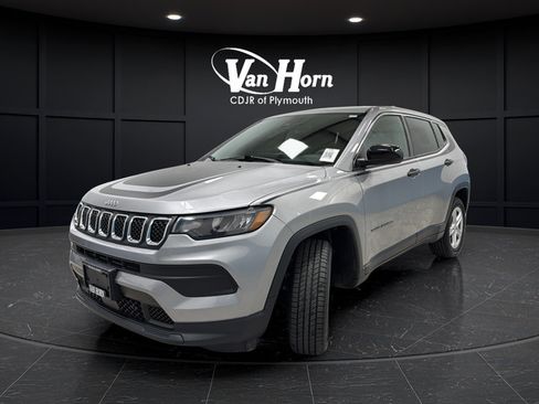 Used 2023 Jeep Compass Sport w/ Mopar Graphics Package AWD/4WD image 5