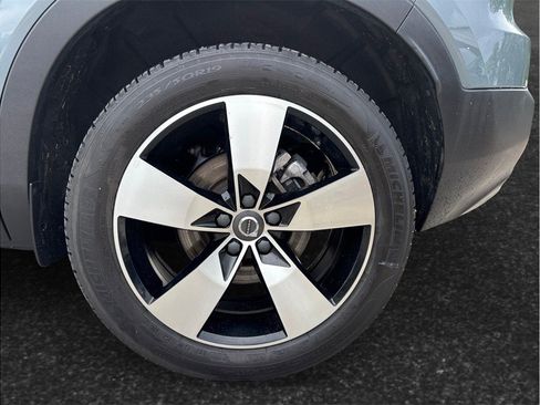 Used 2021 Volvo XC40 T5 Momentum w/ Premium Package AWD/4WD image 15