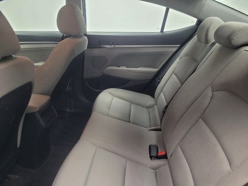 Used 2017 Hyundai Elantra SE FWD image 18