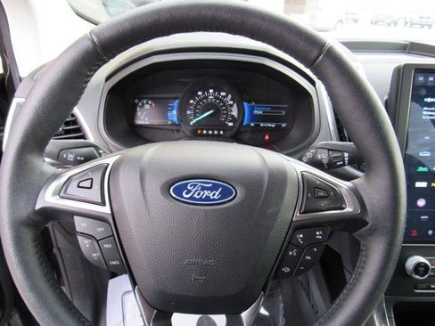 Used 2024 Ford Edge Titanium AWD/4WD image 11