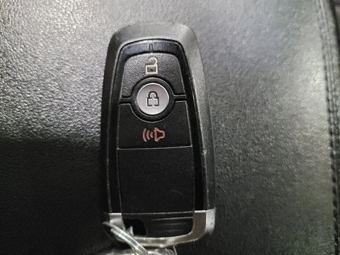 Used 2020 Ford Edge SE AWD/4WD image 32