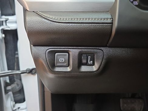 Used 2023 GMC Acadia SLT w/ Elevation Edition image 31