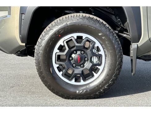 New 2025 Toyota Tacoma TRD Off-Road image 28