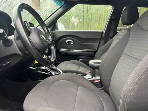 Used 2015 Kia Soul ! w/ Sun & Sound Package FWD image 12