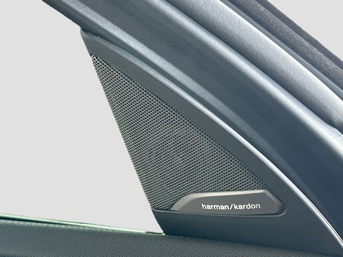 Certified 2024 BMW X4 M40i w/ Premium Package image 19