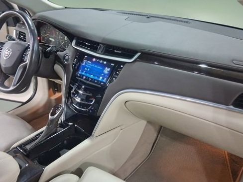 Used 2014 Cadillac XTS Premium image 21