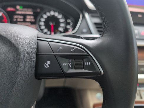 Used 2021 Audi Q5 Premium image 16