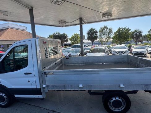 Used 2018 Ford Transit 250 138 RWD image 9