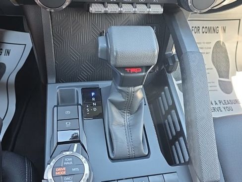 Certified 2024 Toyota Tacoma TRD Off-Road AWD/4WD image 21