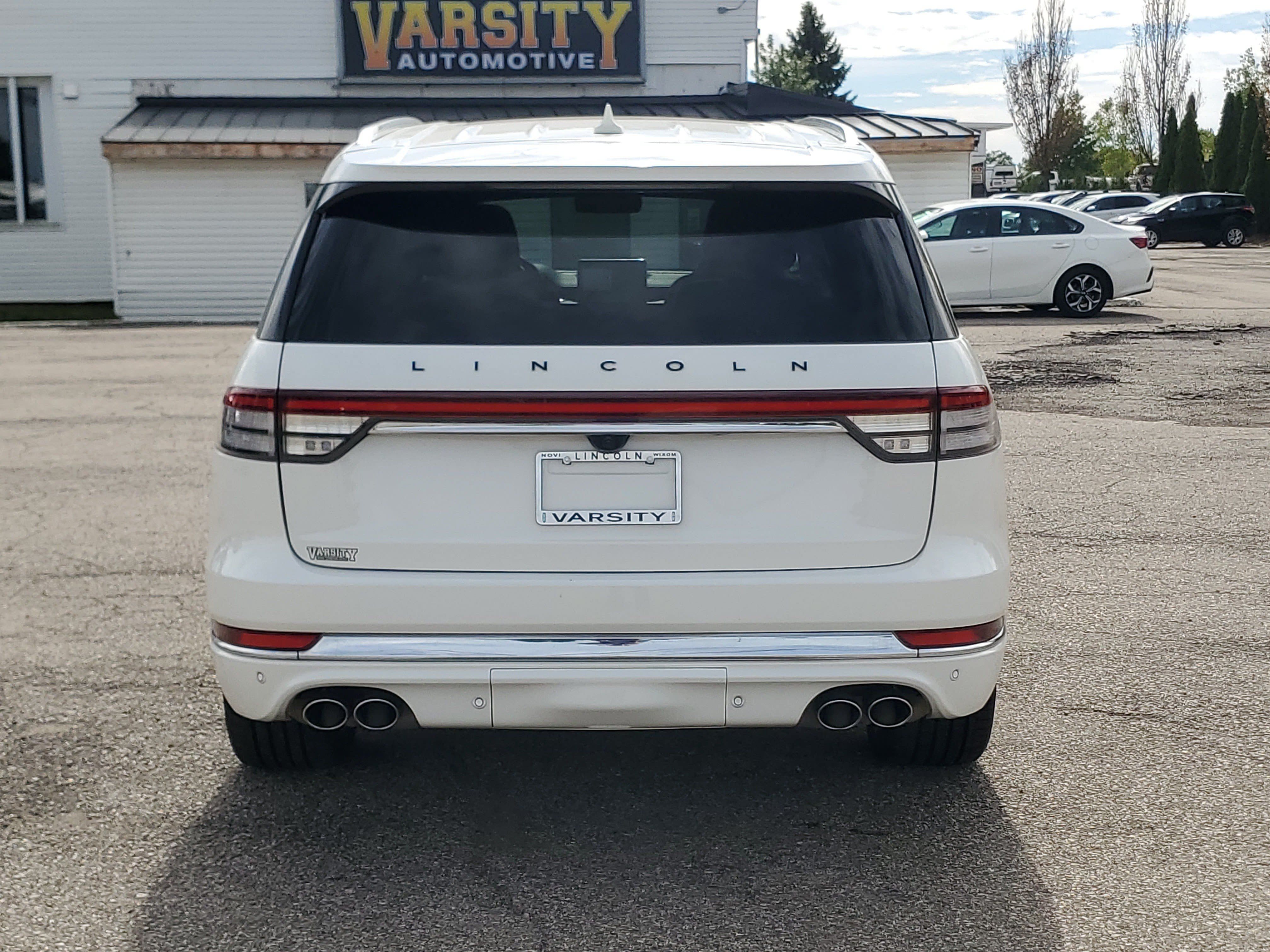 Used 2023 Lincoln Aviator Black Label w/ Class IV Trailer Tow Package AWD/4WD image 5