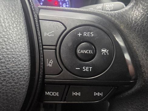Used 2020 Toyota RAV4 LE image 6
