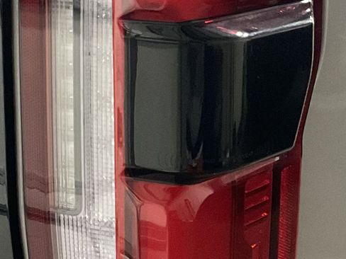 Used 2025 Ford F350 Platinum w/ FX4 Off-Road Package image 10