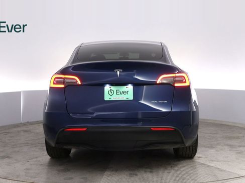 Used 2022 Tesla Model Y Long Range image 15