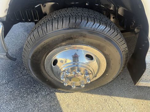 Used 2014 Ford E-450 and Econoline 450 Super Duty w/ Shuttle Bus Prep Package image 18