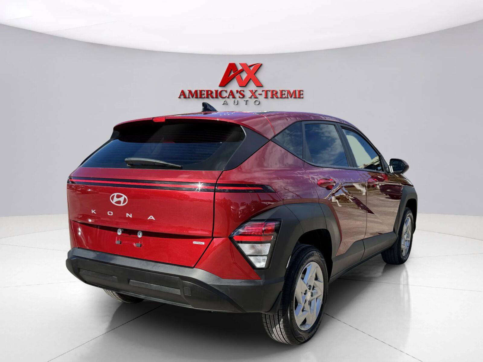 Used 2026 Hyundai Kona SE AWD/4WD image 2