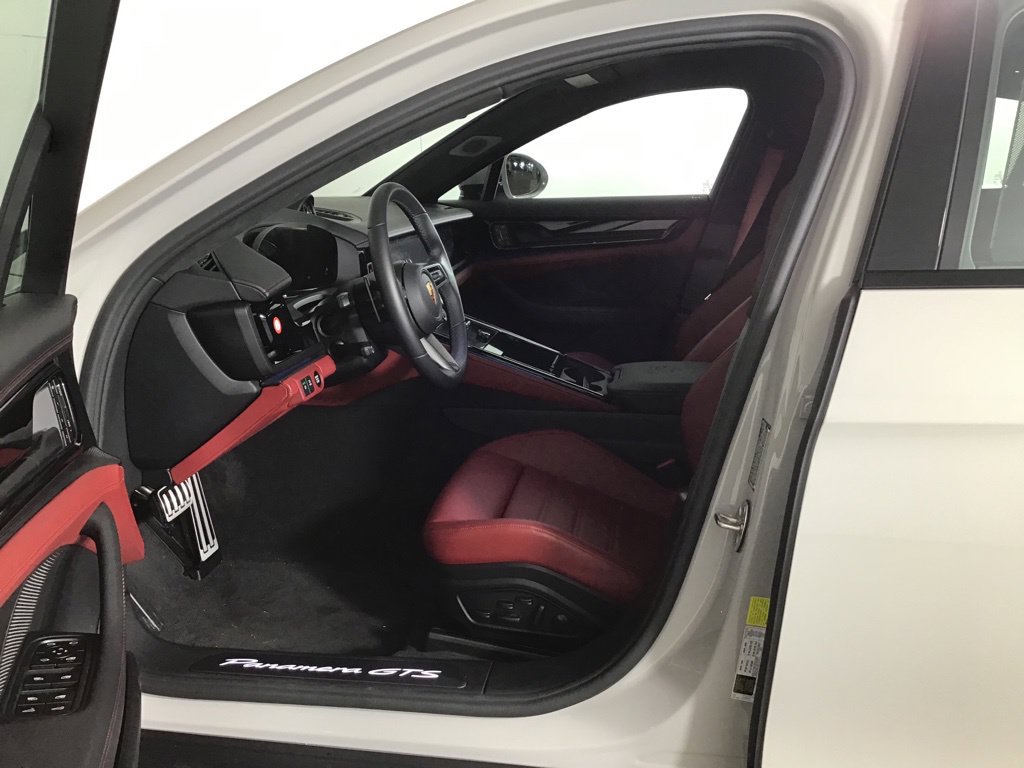 Certified 2026 Porsche Panamera GTS AWD/4WD image 5