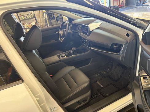 Used 2023 Nissan Rogue SL AWD/4WD image 15
