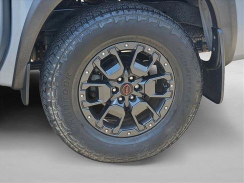 Used 2022 Nissan Frontier PRO-4X w/ Pro-4X Premium Package AWD/4WD image 21