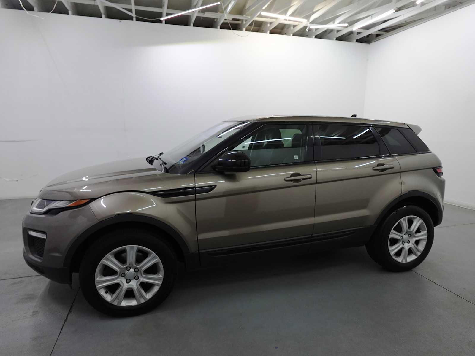 Used 2016 Land Rover Range Rover Evoque SE AWD/4WD image 8