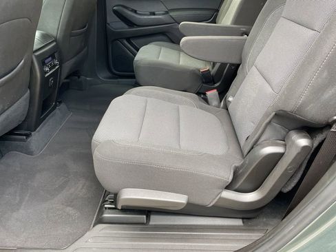 Used 2023 Chevrolet Traverse LT image 42