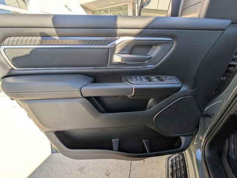New 2026 RAM 1500 4x4 Crew Cab image 40