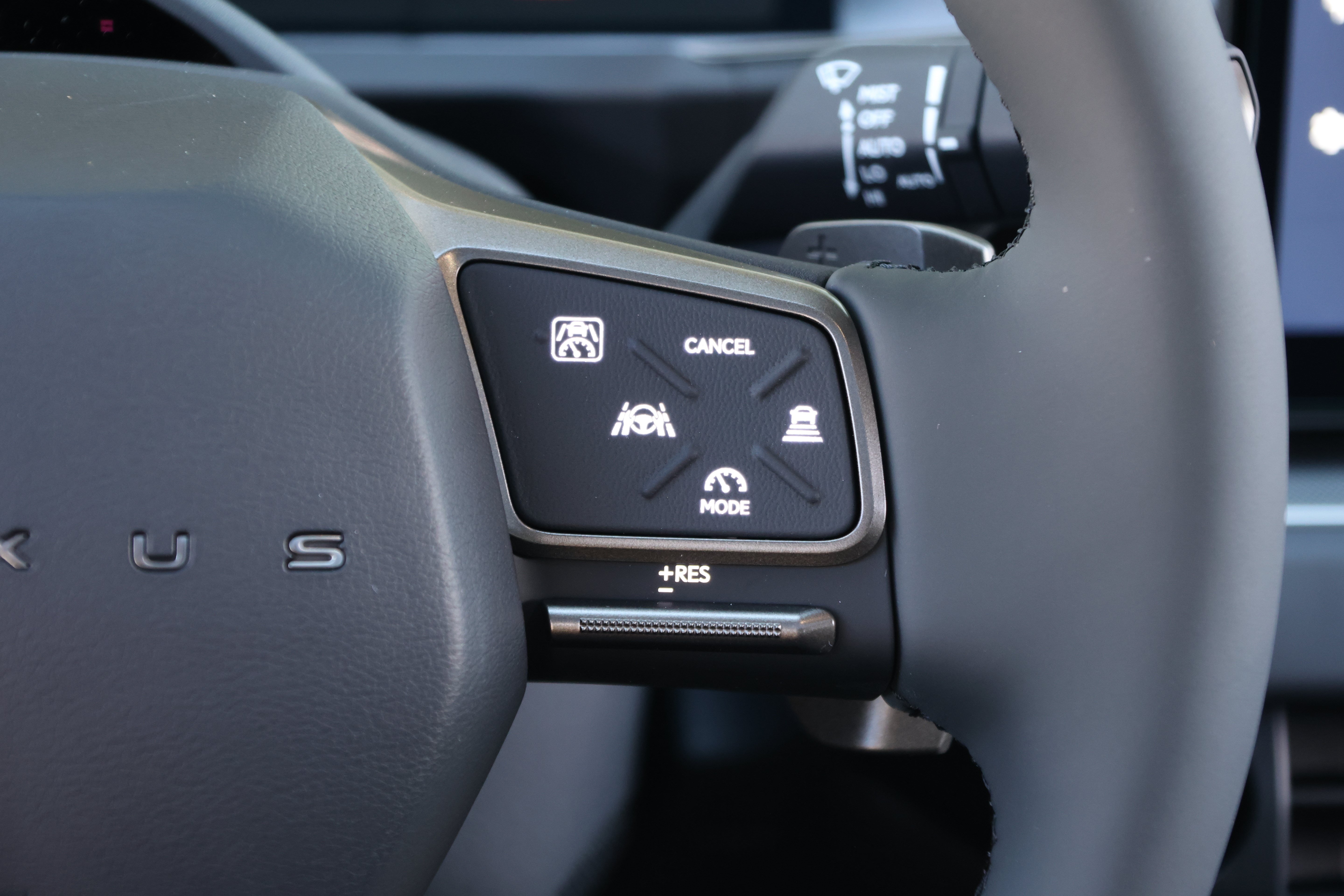 New 2026 Lexus ES 350e w/ Accessory Package (K3) FWD image 31