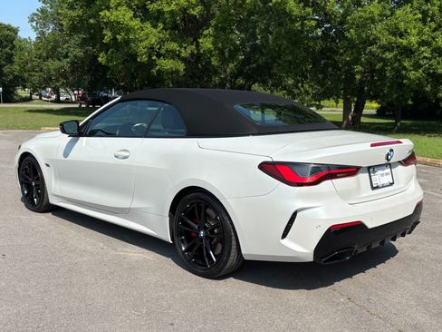 Used 2022 BMW M440i Convertible RWD image 16