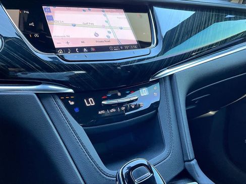 Used 2023 Cadillac XT6 Premium Luxury w/ Technology Package image 34