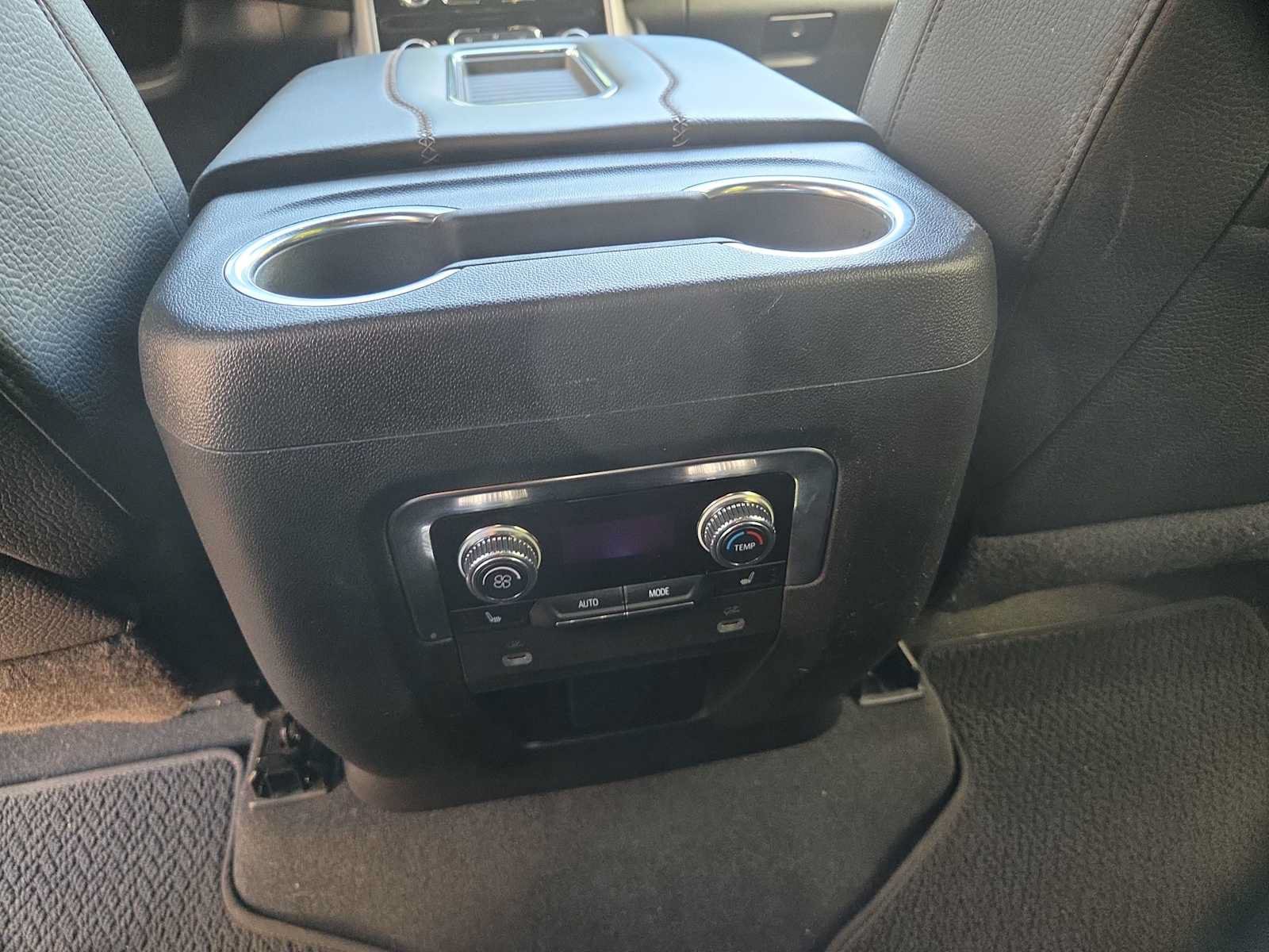 Used 2022 GMC Yukon Denali AWD/4WD image 18