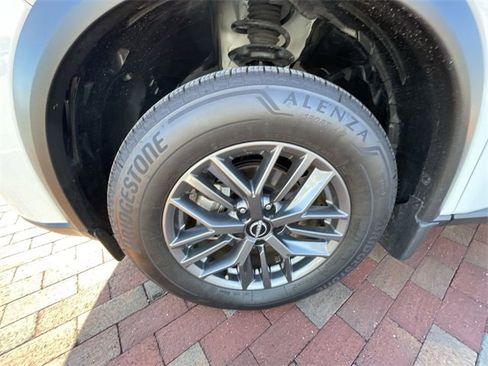 Used 2025 Nissan Rogue S image 5