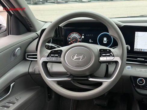 Used 2024 Hyundai Elantra SEL FWD image 13