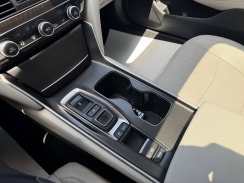 Used 2018 Honda Accord Touring image 23
