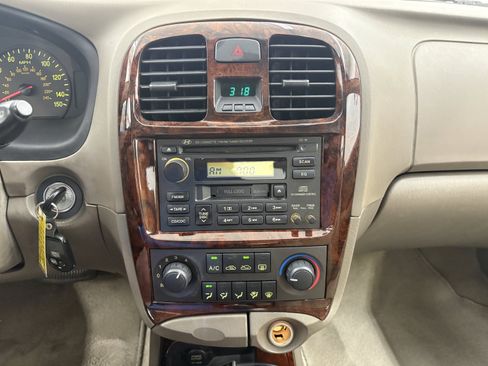 Used 2003 Hyundai Sonata GLS FWD image 14