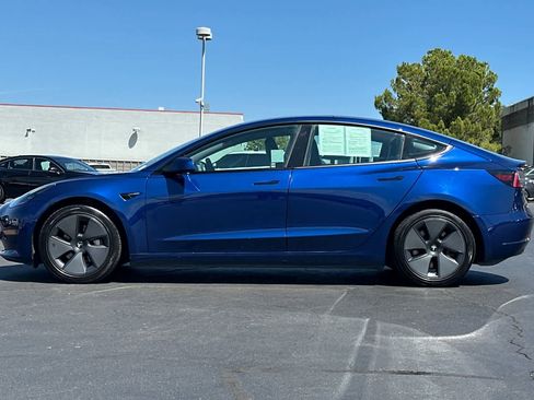Used 2021 Tesla Model 3 Standard Range Plus image 9