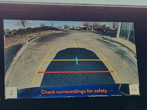 Certified 2023 Toyota Venza LE image 16