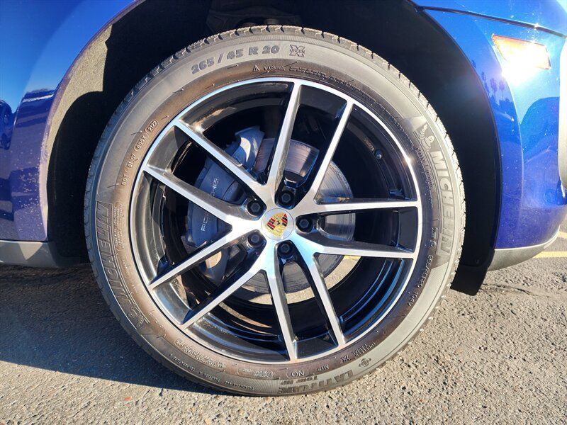 Used 2022 Porsche Macan AWD/4WD image 18
