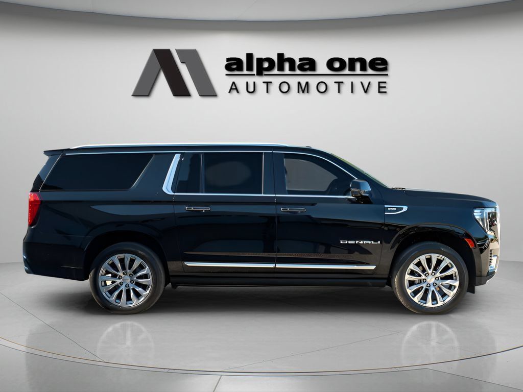 Used 2024 GMC Yukon XL Denali w/ Denali Reserve Package RWD image 4