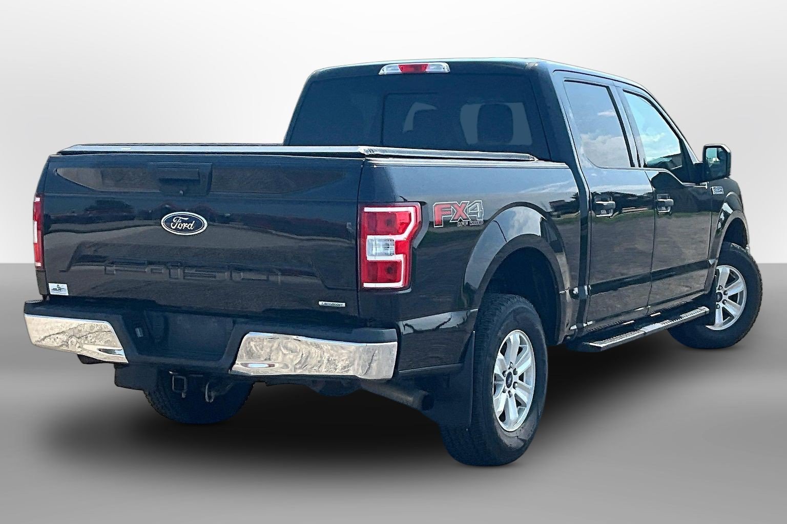 Used 2018 Ford F150 XLT w/ Equipment Group 301A Mid AWD/4WD image 11
