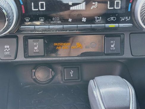 Used 2020 Toyota RAV4 XSE w/ XSE Grade Weather Package AWD/4WD image 21