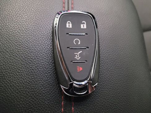 Used 2023 Chevrolet Equinox RS FWD image 32