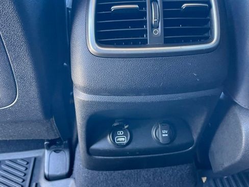 Used 2018 Kia Sorento FWD image 18