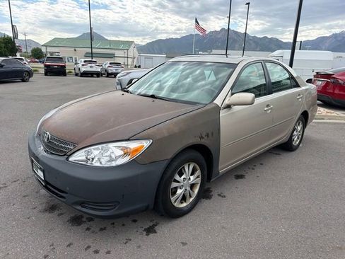 Used 2004 Toyota Camry LE FWD image 3