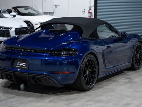Used 2020 Porsche 718 Boxster Spyder RWD image 13