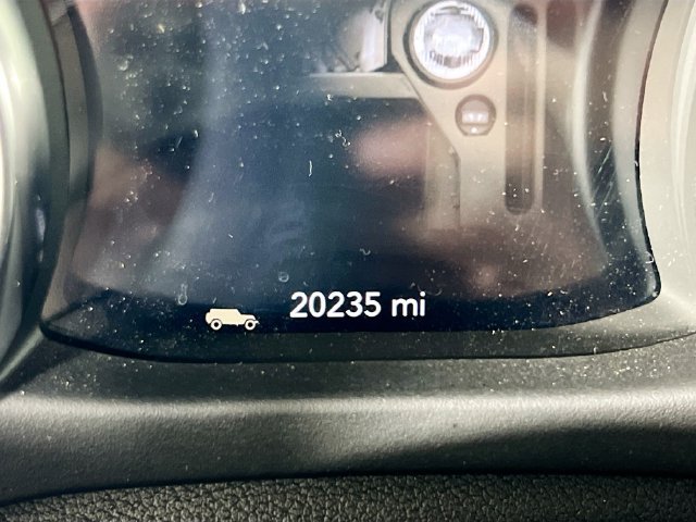 Used 2021 Jeep Wrangler Unlimited Sahara AWD/4WD image 3