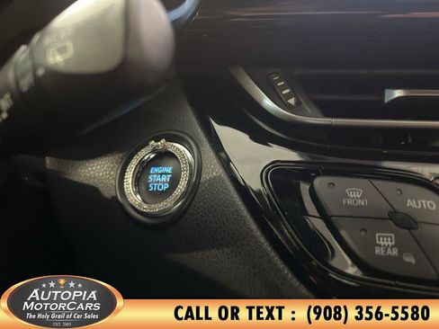 Used 2019 Toyota C-HR XLE FWD image 27