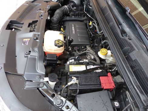 Used 2020 Chevrolet Trax LT image 34