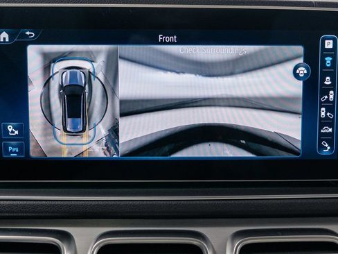 Used 2024 Mercedes-Benz GLS 450 4MATIC image 18