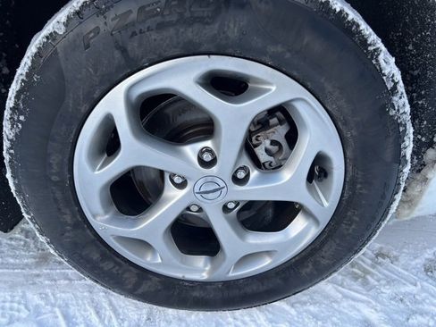 Certified 2024 Chrysler Pacifica Limited image 10