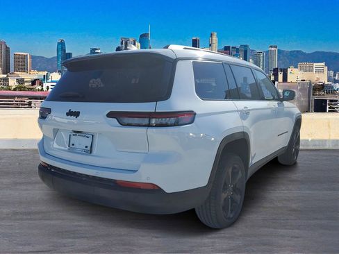 New 2025 Jeep Grand Cherokee L Altitude image 4