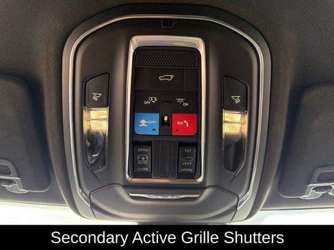 Used 2025 Jeep Grand Cherokee Laredo X w/ Luxury Tech Group I AWD/4WD image 31
